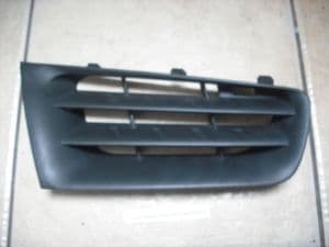GRILLE CALANDRE DROITE