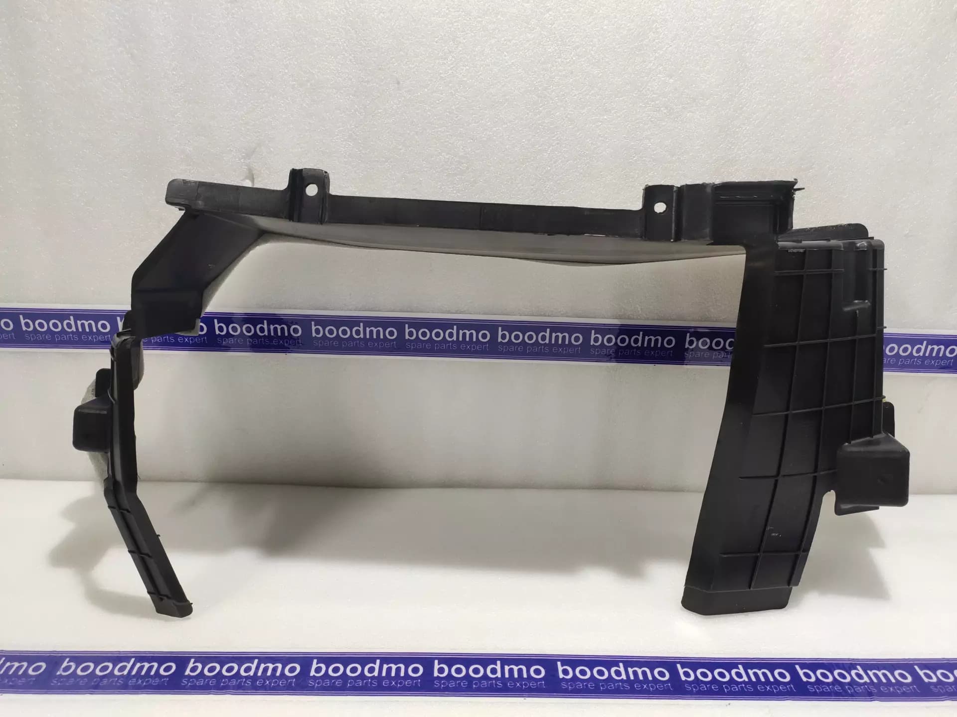 Cache radiateur supérieur Origine MAHINDRA